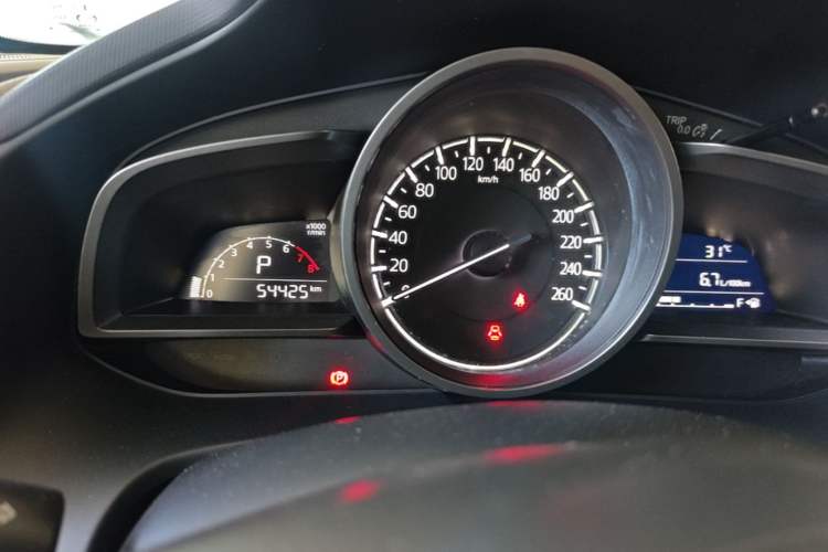 Used Mazda CX-4 2018 2.0L Automatic Two-Wheel Drive Blue Sky Dynamic Version China VI Standard Instrument Cluster