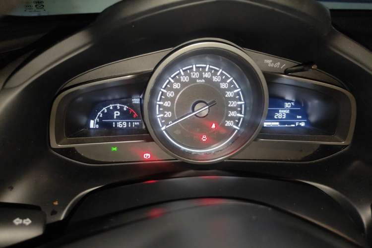 Used Mazda CX-4 2018 2.0L Automatic Two-Wheel Drive Blue Sky Dynamic Version China V Standard Instrument Cluster