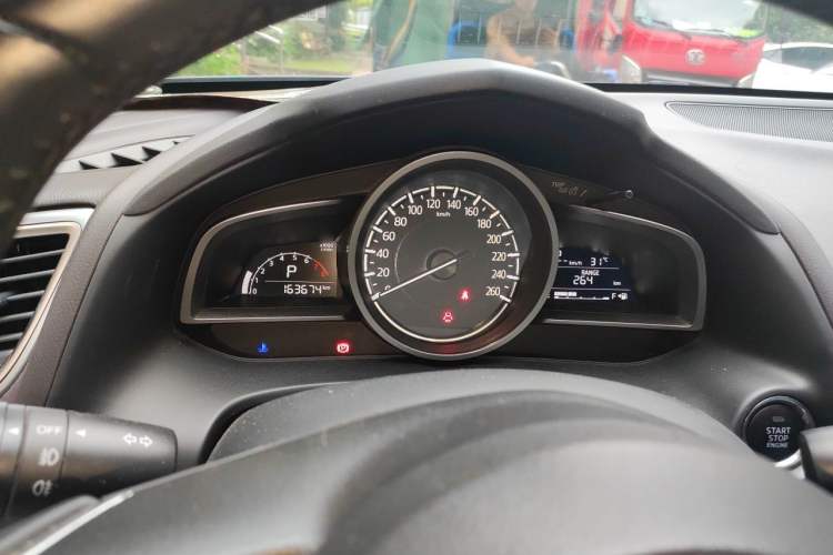 Used Mazda CX-4 2018 2.0L Automatic Two-Wheel Drive Blue Sky Premium Upgrade Version China VI Standard Instrument Cluster