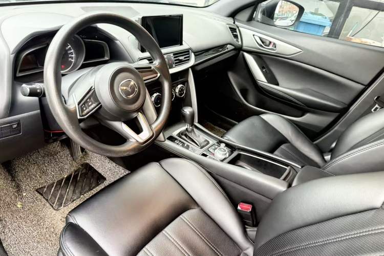 Used Mazda CX-4 2018 2.0L Automatic Two-Wheel Drive Blue Sky Dynamic Version China V Standard Interior 1
