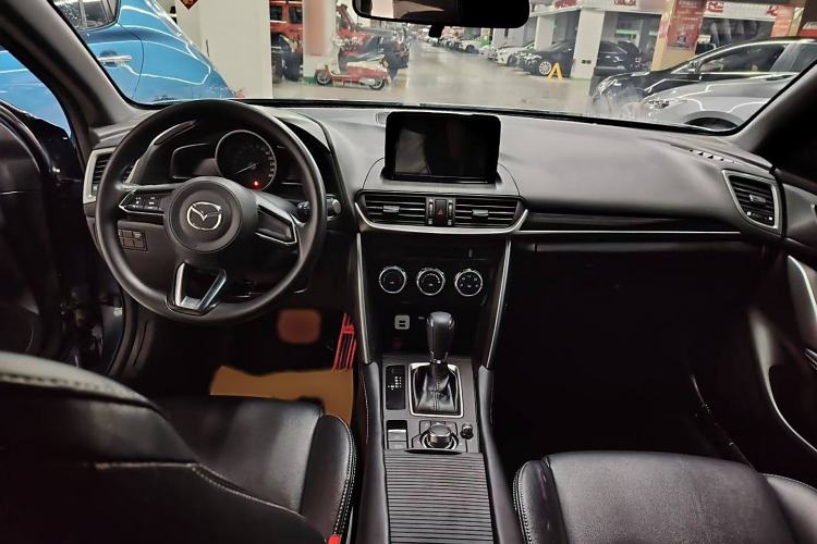 Used Mazda CX-4 2018 2.0L Automatic Two-Wheel Drive Blue Sky Dynamic Version China VI Standard Interior 1