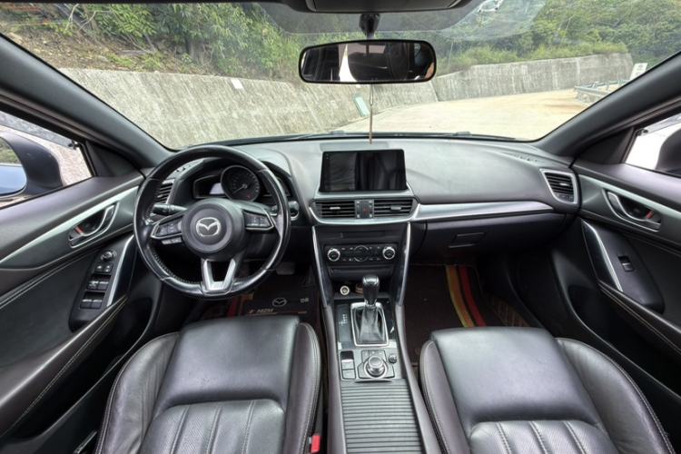 Used Mazda CX-4 2018 2.0L Automatic Two-Wheel Drive Blue Sky Luxury Edition Interior 3