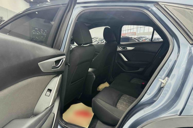 Used Mazda CX-4 2018 2.0L Automatic Two-Wheel Drive Blue Sky Dynamic Version China V Standard Interior 3