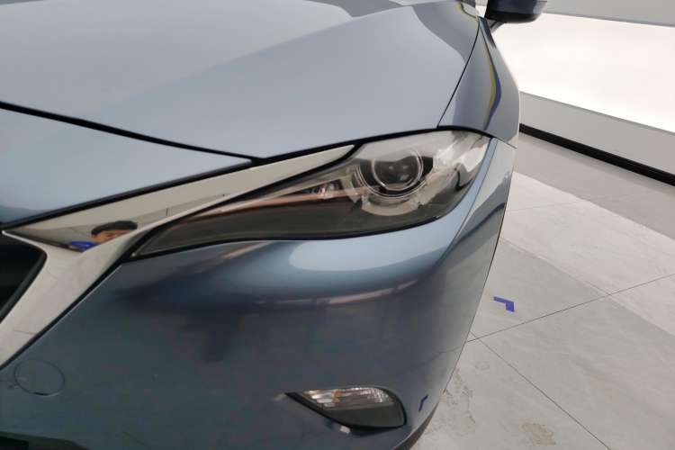 Used Mazda CX-4 2018 2.0L Automatic Two-Wheel Drive Blue Sky Dynamic Version China VI Standard Left Front Headlight