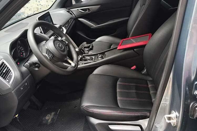 Used Mazda CX-4 2018 2.0L Automatic Two-Wheel Drive Blue Sky Dynamic Version China VI Standard Left Front Seat