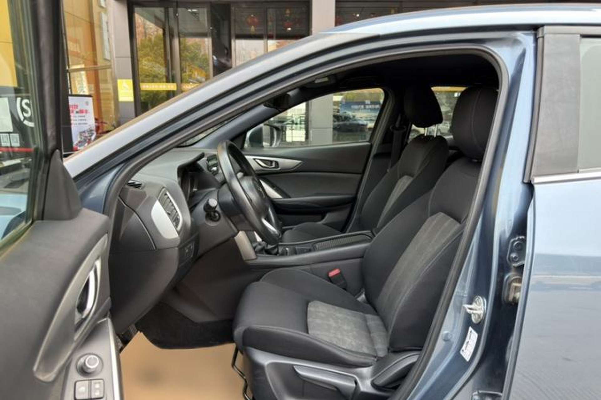 Used Mazda CX-4 2018 2.0L Manual Two-Wheel Drive Blue Sky Dynamic Edition China V Standard Left Front Seat