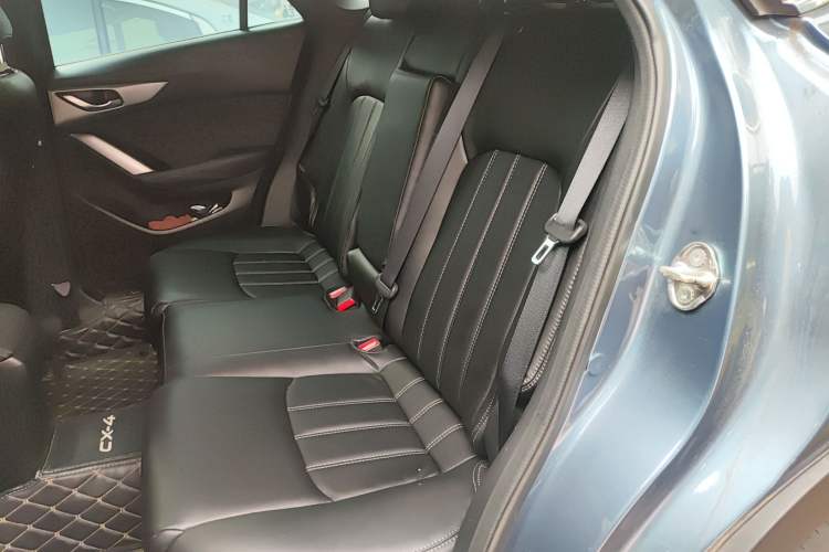 Used Mazda CX-4 2018 2.0L Automatic Two-Wheel Drive Blue Sky Dynamic Version China V Standard Left Rear Seat