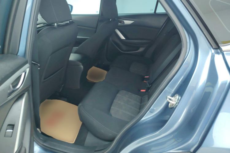 Used Mazda CX-4 2018 2.0L Automatic Two-Wheel Drive Blue Sky Dynamic Version China VI Standard Left Rear Seat