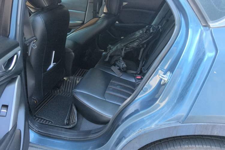 Used Mazda CX-4 2018 2.0L Automatic Two-Wheel Drive Blue Sky Dynamic Version China V Standard Left Rear Seat