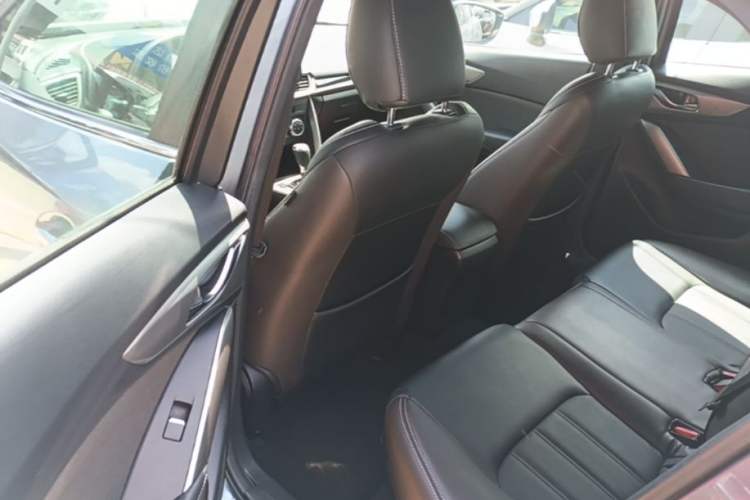 Used Mazda CX-4 2018 2.0L Automatic Two-Wheel Drive Blue Sky Dynamic Version China V Standard Left Rear Seat