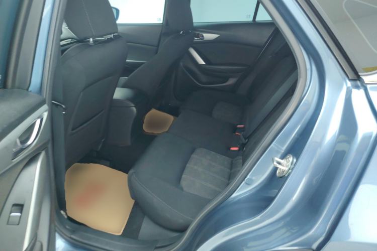 Used Mazda CX-4 2018 2.0L Automatic Two-Wheel Drive Blue Sky Dynamic Version China VI Standard Left Rear Seat