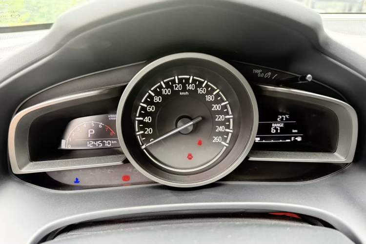 Used Mazda CX-4 2018 2.0L Automatic Two-Wheel Drive Blue Sky Dynamic Version China V Standard Odometer Close Up