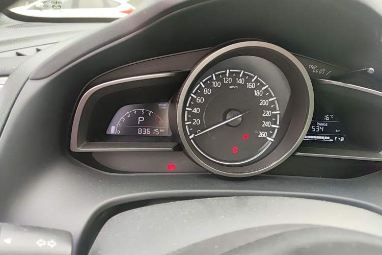 Used Mazda CX-4 2018 2.0L Automatic Two-Wheel Drive Blue Sky Dynamic Version China V Standard Odometer Close Up