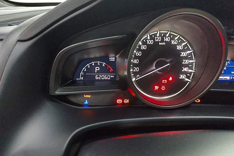 Used Mazda CX-4 2018 2.0L Automatic Two-Wheel Drive Blue Sky Dynamic Version China VI Standard Odometer Close Up