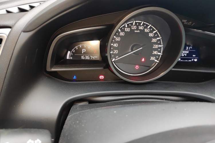 Used Mazda CX-4 2018 2.0L Automatic Two-Wheel Drive Blue Sky Premium Upgrade Version China VI Standard Odometer Close Up