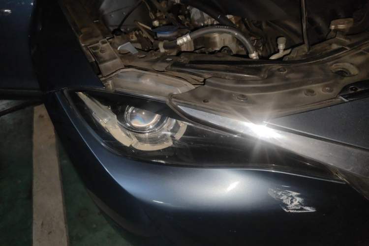 Used Mazda CX-4 2018 2.0L Automatic Two-Wheel Drive Blue Sky Dynamic Version China V Standard Right Front Headlight
