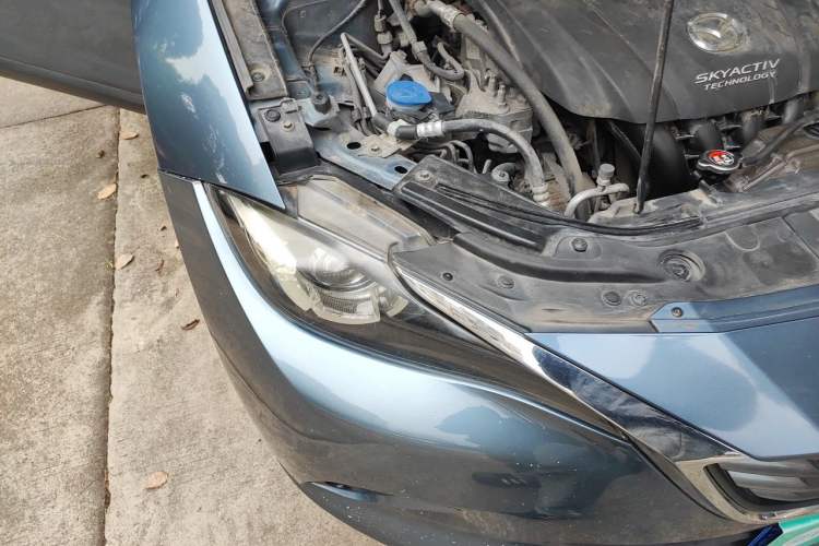 Used Mazda CX-4 2018 2.0L Automatic Two-Wheel Drive Blue Sky Premium Upgrade Version China VI Standard Right Front Headlight