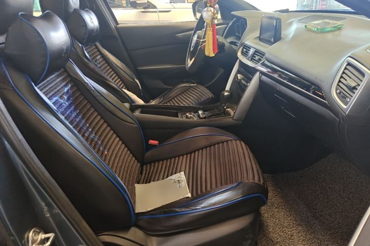 Used Mazda CX-4 2018 2.0L Automatic Two-Wheel Drive Blue Sky Exploration Version China V Standard Right Front Seat