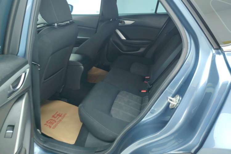 Used Mazda CX-4 2018 2.0L Automatic Two-Wheel Drive Blue Sky Dynamic Version China VI Standard Right Rear Seat