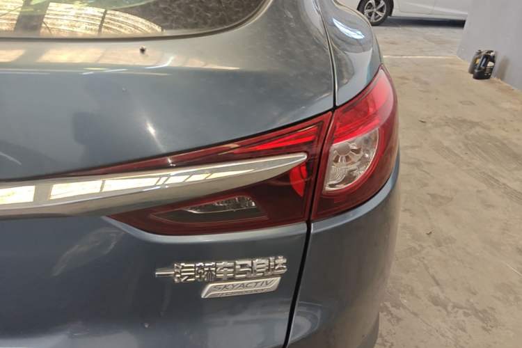 Used Mazda CX-4 2018 2.0L Automatic Two-Wheel Drive Blue Sky Exploration Version China V Standard Right Rear Taillight