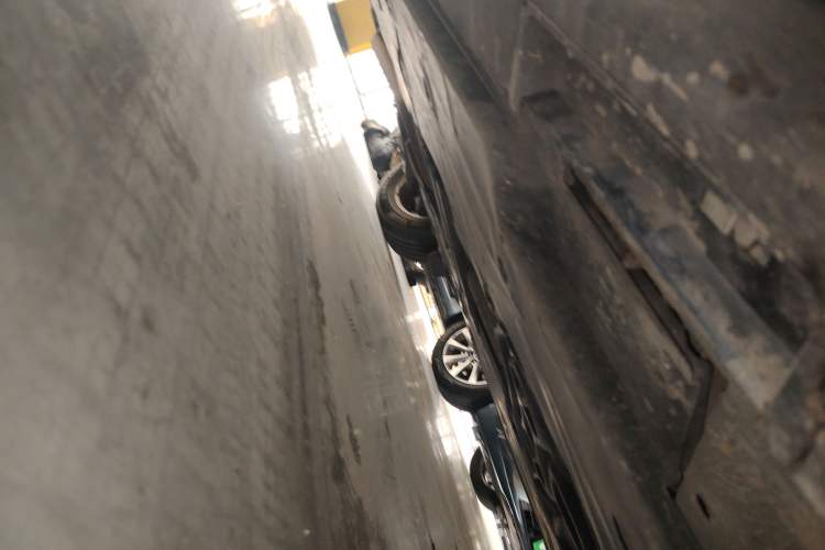 Used Mazda CX-4 2018 2.0L Automatic Two-Wheel Drive Blue Sky Luxury Edition Right Side Sill
