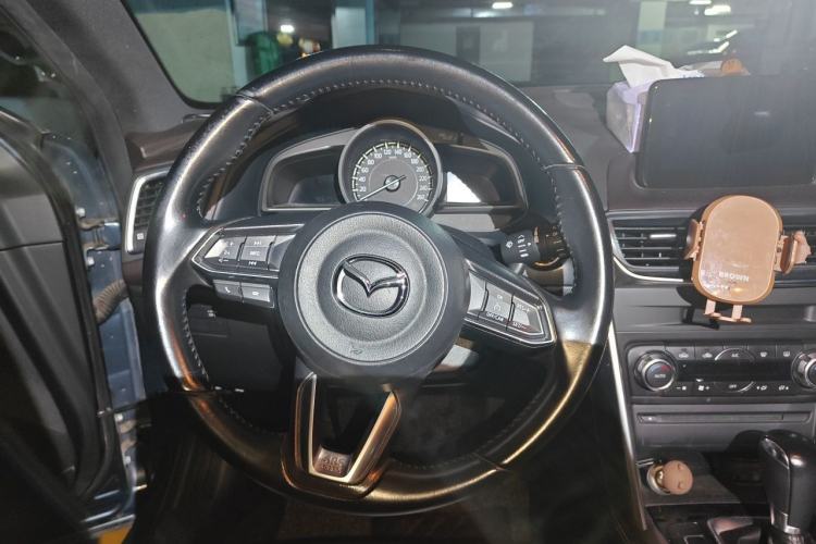 Used Mazda CX-4 2018 2.0L Automatic Two-Wheel Drive Blue Sky Premium Upgrade Version China V Standard Steering Wheel