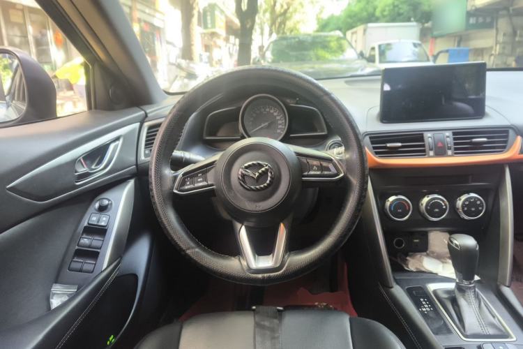 Used Mazda CX-4 2018 2.0L Automatic Two-Wheel Drive Blue Sky Dynamic Version China V Standard Steering Wheel