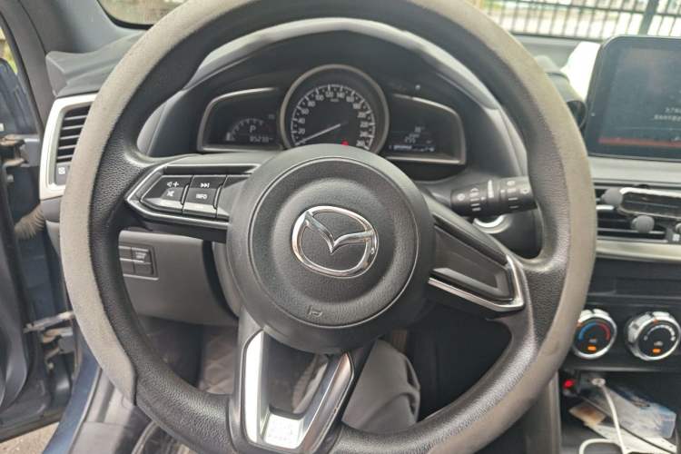Used Mazda CX-4 2018 2.0L Automatic Two-Wheel Drive Blue Sky Dynamic Version China VI Standard Steering Wheel
