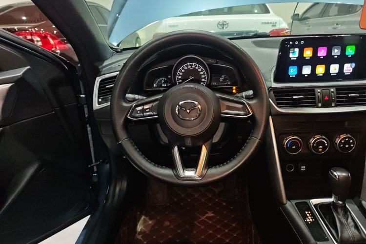 Used Mazda CX-4 2018 2.0L Automatic Two-Wheel Drive Blue Sky Dynamic Version China V Standard Steering Wheel