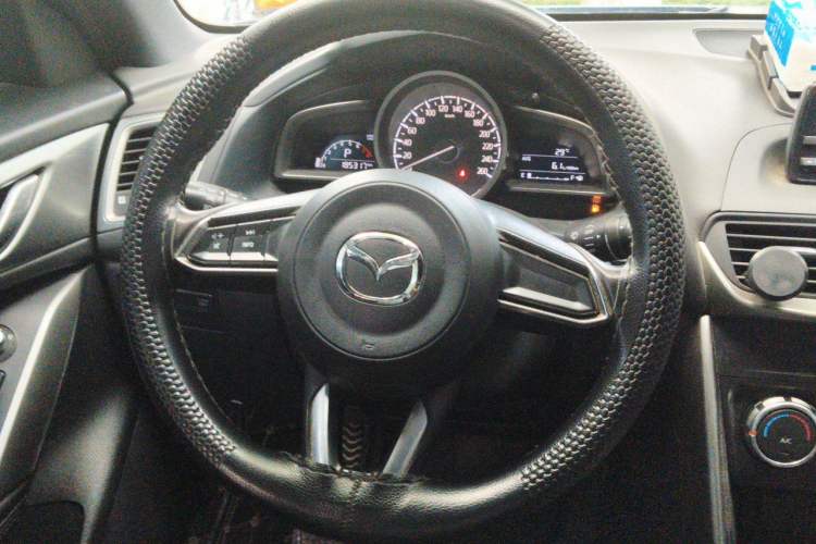 Used Mazda CX-4 2018 2.0L Automatic Two-Wheel Drive Blue Sky Dynamic Version China V Standard Steering Wheel