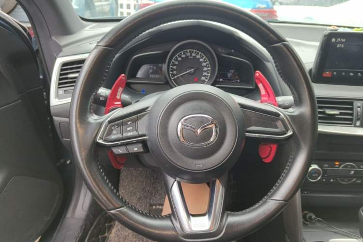 Used Mazda CX-4 2018 2.0L Automatic 2WD Blue Sky Exploration Edition China VI Standard Steering Wheel