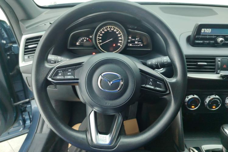 Used Mazda CX-4 2018 2.0L Automatic Two-Wheel Drive Blue Sky Dynamic Version China VI Standard Steering Wheel