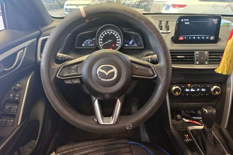 Used Mazda CX-4 2018 2.0L Automatic Two-Wheel Drive Blue Sky Exploration Version China V Standard Steering Wheel