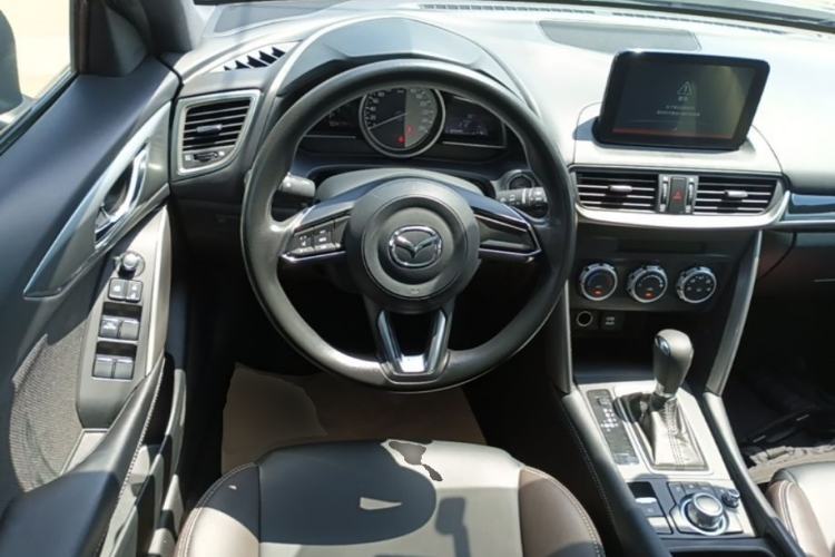 Used Mazda CX-4 2018 2.0L Automatic Two-Wheel Drive Blue Sky Dynamic Version China V Standard Steering Wheel