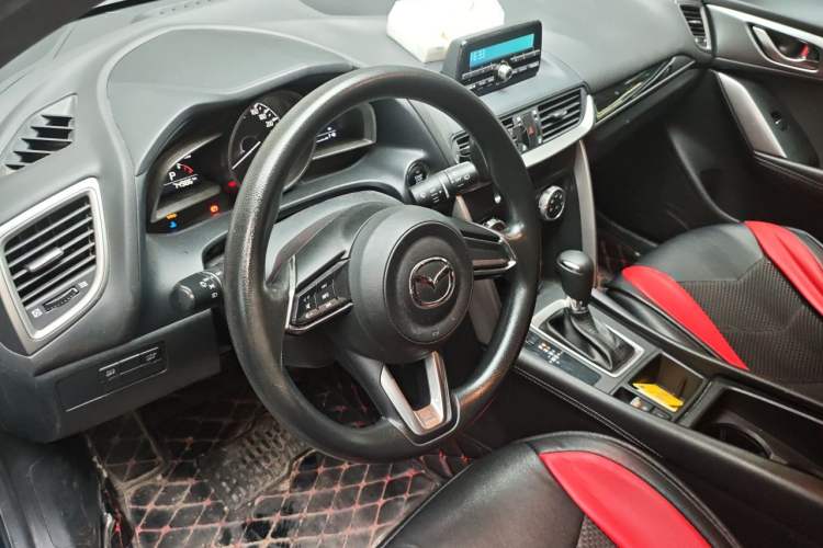 Used Mazda CX-4 2018 2.0L Automatic Two-Wheel Drive Blue Sky Dynamic Version China V Standard Steering Wheel