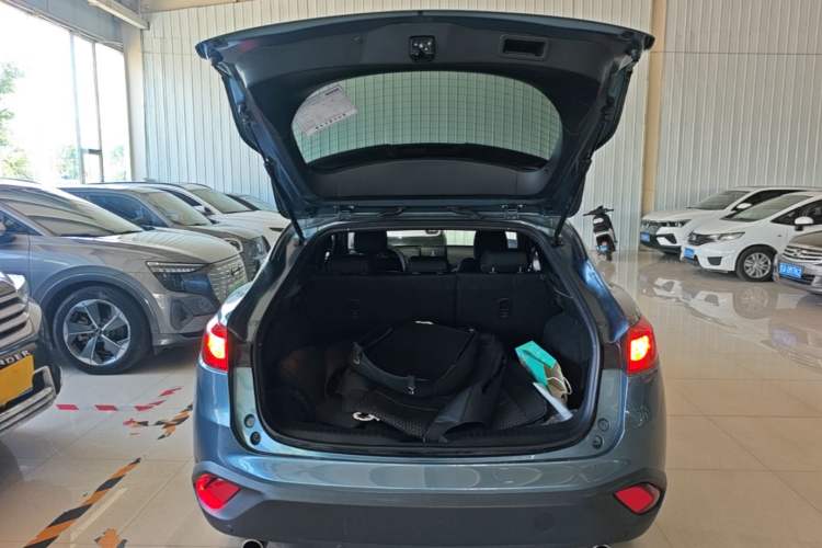 Used Mazda CX-4 2018 2.0L Automatic Two-Wheel Drive Blue Sky Dynamic Version China VI Standard Trunk