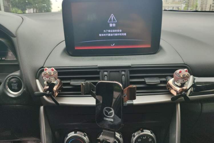 Used Mazda CX-4 2018 2.0L Automatic Two-Wheel Drive Blue Sky Dynamic Version China V Standard Audio And AC Panel