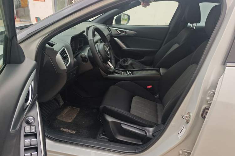Used Mazda CX-4 2018 2.0L Automatic Two-Wheel Drive Blue Sky Exploration Version China V Standard Driver Seat