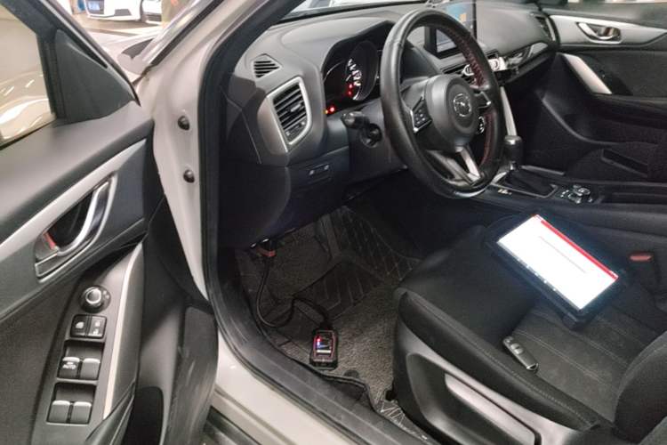 Used Mazda CX-4 2018 2.0L Automatic Two-Wheel Drive Blue Sky Dynamic Version China V Standard Driver Seat