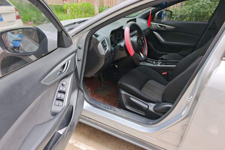 Used Mazda CX-4 2018 2.0L Automatic Two-Wheel Drive Blue Sky Dynamic Version China V Standard Driver Seat