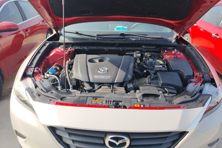 Used Mazda CX-4 2018 2.0L Automatic Two-Wheel Drive Blue Sky Dynamic Version China VI Standard Engine Bay