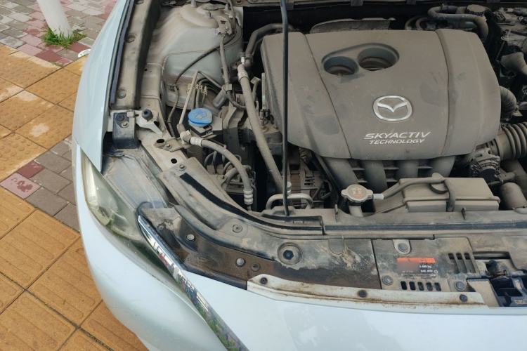 Used Mazda CX-4 2018 2.0L Automatic Two-Wheel Drive Blue Sky Dynamic Version China V Standard Engine Bay Right