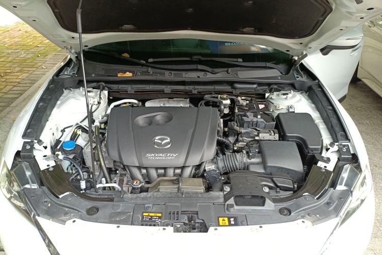 Used Mazda CX-4 2018 2.0L Automatic Two-Wheel Drive Blue Sky Dynamic Version China V Standard Engine Bay