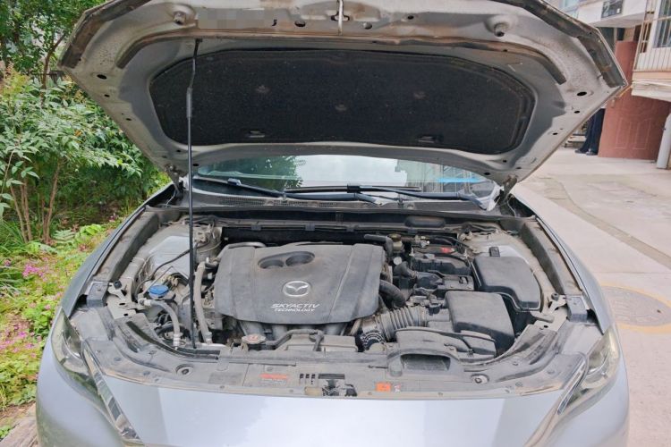 Used Mazda CX-4 2018 2.0L Automatic Two-Wheel Drive Blue Sky Dynamic Version China V Standard Engine Bay