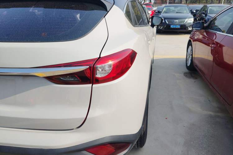 Used Mazda CX-4 2018 2.0L Automatic Two-Wheel Drive Blue Sky Dynamic Version China VI Standard Exterior 3