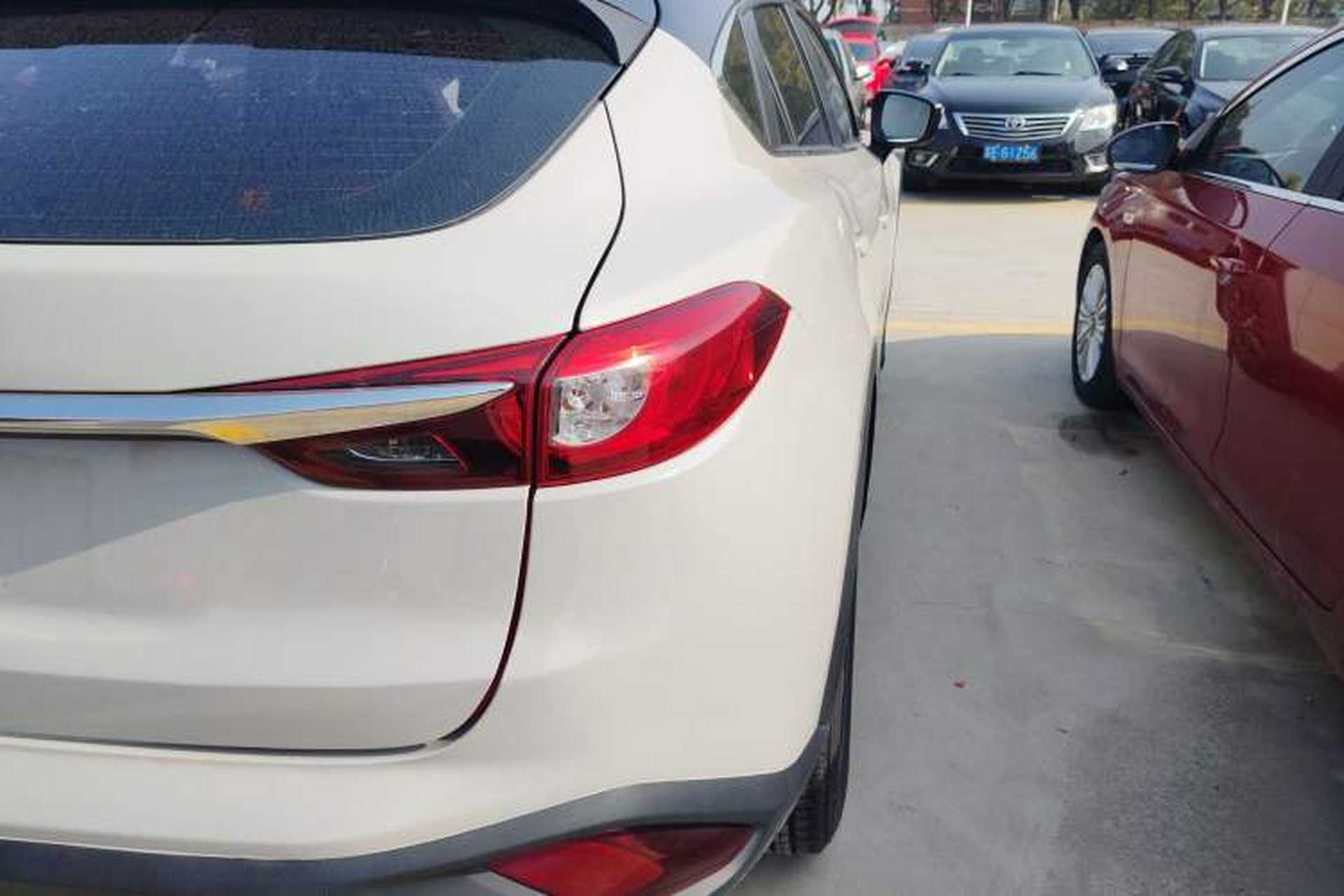 Used Mazda CX-4 2018 2.0L Automatic Two-Wheel Drive Blue Sky Dynamic Version China VI Standard Exterior 3