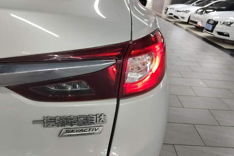 Used Mazda CX-4 2018 2.0L Automatic Two-Wheel Drive Blue Sky Dynamic Version China V Standard Exterior 3