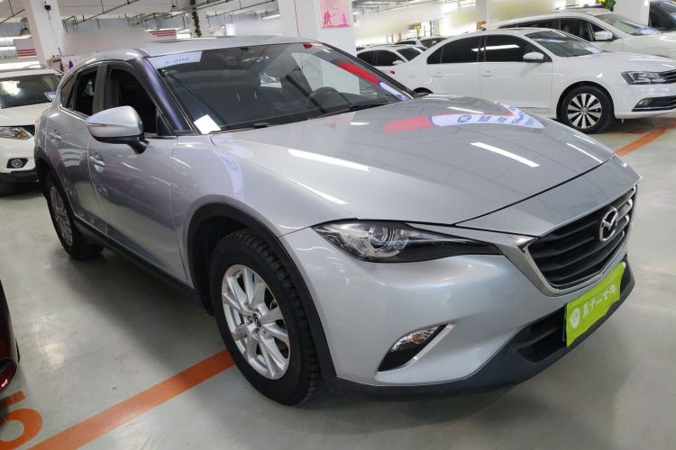 Used Mazda CX-4 2018 2.0L Automatic Two-Wheel Drive Blue Sky Dynamic Version China V Standard Front Right 45 Deg