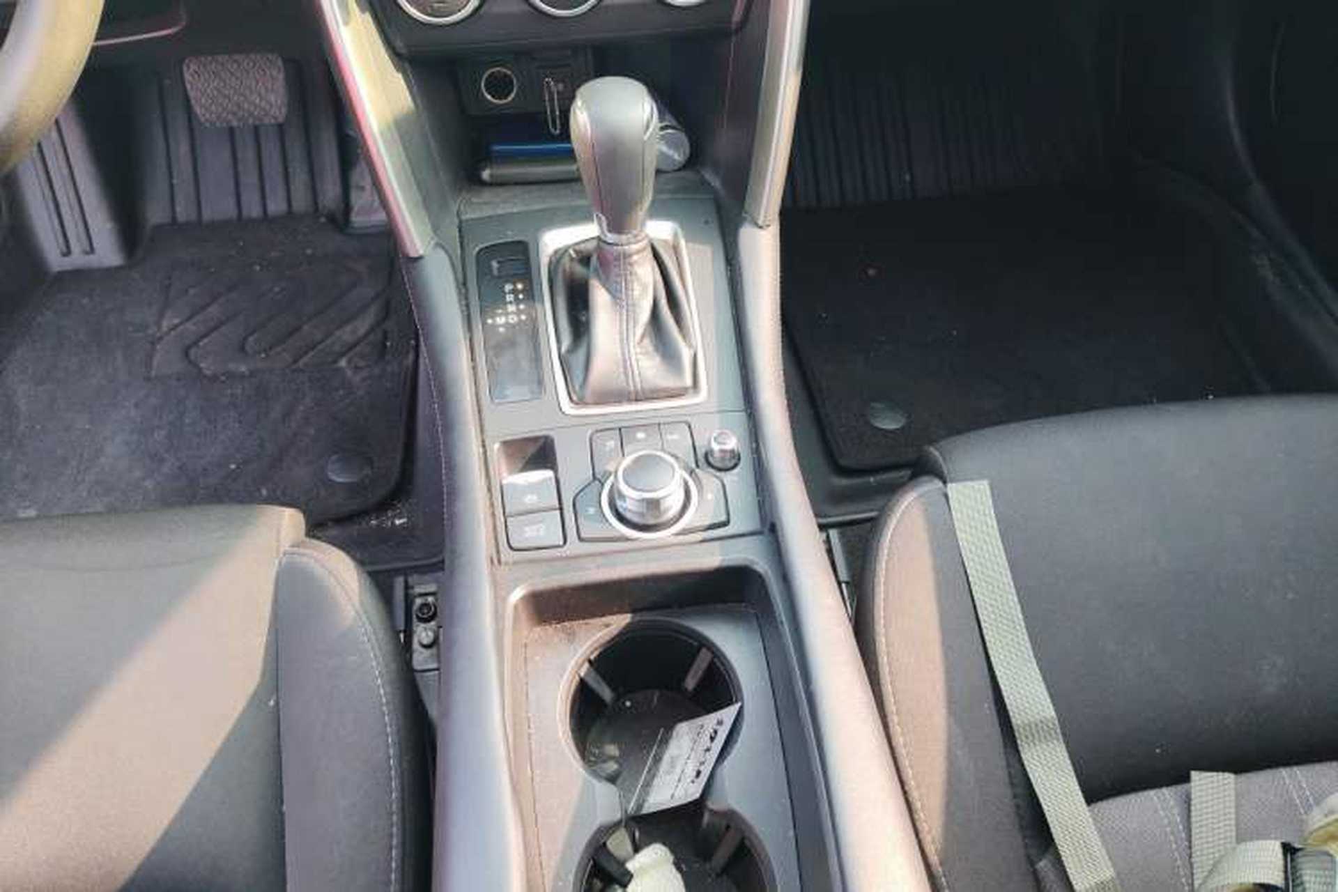 Used Mazda CX-4 2018 2.0L Automatic Two-Wheel Drive Blue Sky Dynamic Version China VI Standard Gear Lever