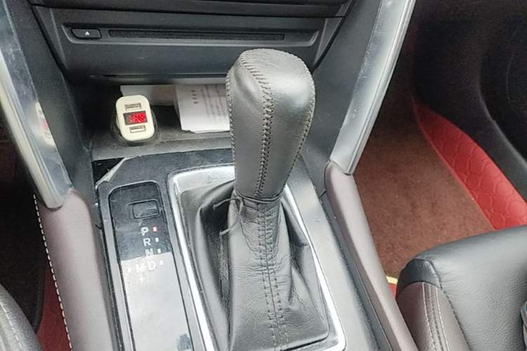Used Mazda CX-4 2018 2.0L Automatic Two-Wheel Drive Blue Sky Luxury Edition Gear Lever